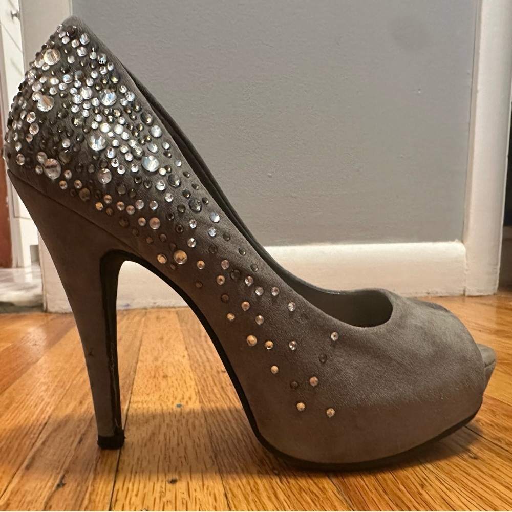 Jessica Simpson Gray Suede Platform Heel